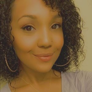 Meet your Posher, Ebony